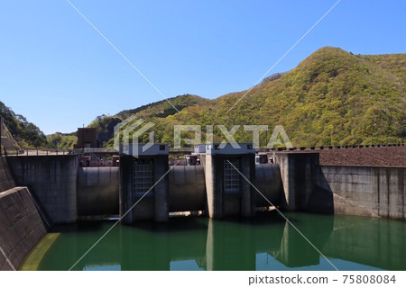 七k宿水壩和七k宿湖的風景（宮城縣加田區七k宿鎮） 75808084