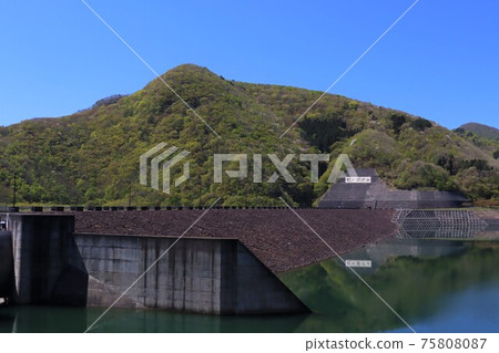 七k宿水壩和七k宿湖的風景（宮城縣加田區七k宿鎮） 75808087