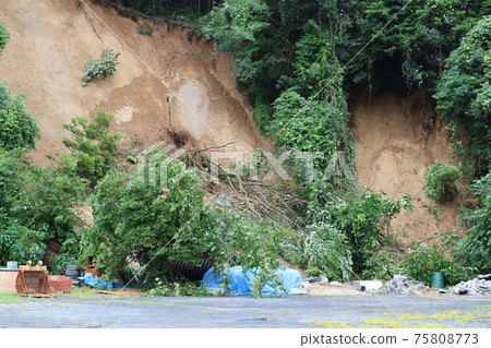 滑坡,大雨災害,滑坡 滑坡,大雨災害,滑坡 75808773