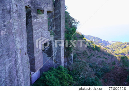 Nokogiriyama Laputa Wall (Kyonan Town, Chiba Prefecture, Futtsu City) 75809328