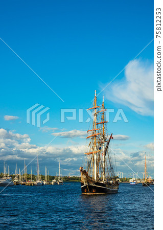 Windjammer on the Hanse Sail in Rostock, Germany Windjammer on the Hanse Sail in Rostock, Germany 75812253