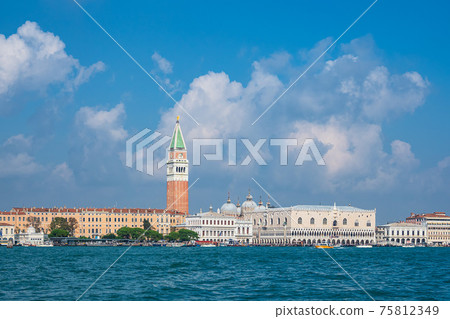 View to historical buildings in Venice, Italy 75812349