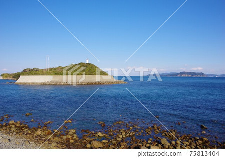 View of Naruga Island and Tomogashima from Awaji Island, Hyogo Prefecture View of Naruga Island and Tomogashima from Awaji Island, Hyogo Prefecture 75813404