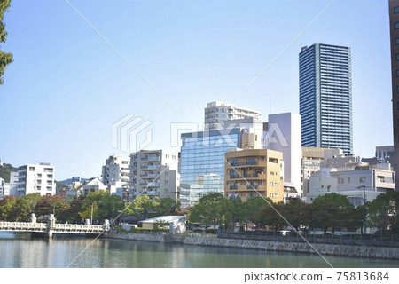 廣島市的風景與一條河 廣島市的風景與一條河 75813684