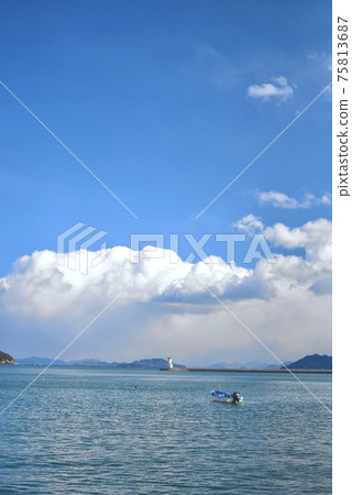 富野浦拍攝的藍天和大海的照片 富野浦拍攝的藍天和大海的照片 75813687
