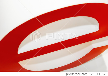 red letter e on white background 75814137