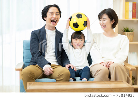 Family 3 people Family image Smile Family 3 people Family image Smile 75814925