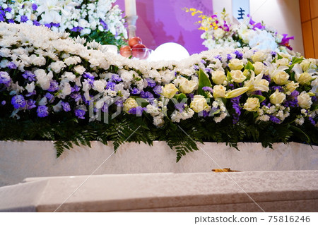 Fashionable flower altar Fashionable flower altar 75816246