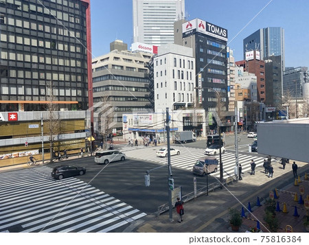 Scenery in front of Tamachi station on weekdays Scenery in front of Tamachi station on weekdays 75816384