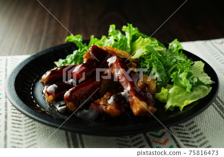 Tonteki和脆皮生菜 75816473