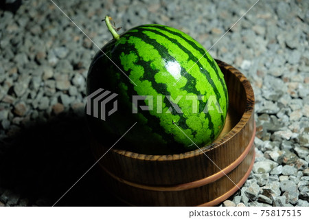 Watermelon in a tub 75817515