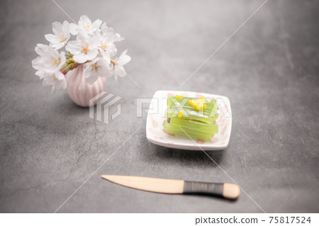 Spring Japanese sweets Spring Japanese sweets 75817524
