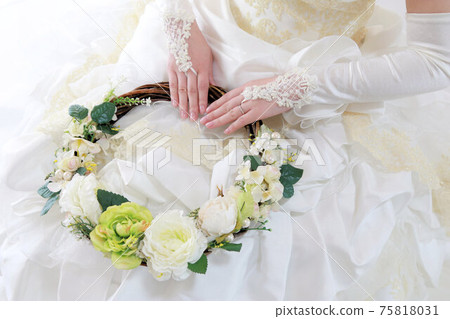 Bridal nail and wreath bouquet Bridal nail and wreath bouquet 75818031
