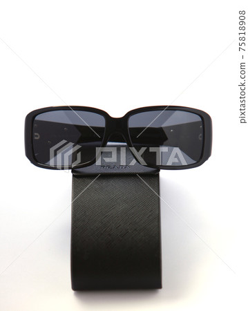 sunglasses 75818908