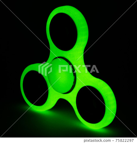Fidget spinner to relax, relieve stress, play  75822297
