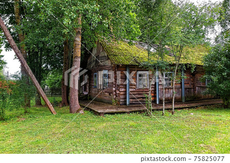 Old house. Old house. 75825077