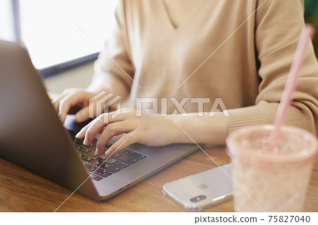 Woman doing work at home 75827040