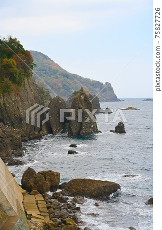 Hasakariiwa Tajima Fishing Fire Line Toyooka City, Hyogo Prefecture Hasakariiwa Tajima Fishing Fire Line Toyooka City, Hyogo Prefecture 75827726