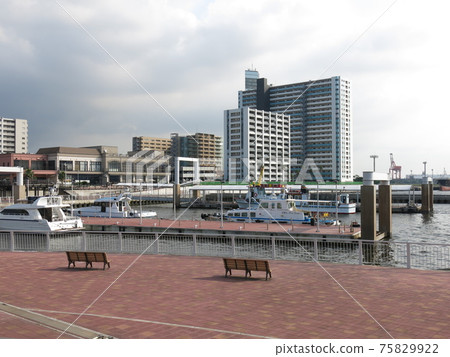 Scenery with Minato Chiba (Passenger Ship Sanbashi / K's Harbor) 75829922