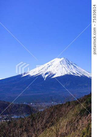 Mt. Fuji and clear sky seen from Misaka Pass Mt. Fuji and clear sky seen from Misaka Pass 75830614