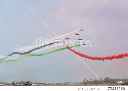 United Arab Emirates Air Force Acrobat Team "Al Fulsan" 75833360