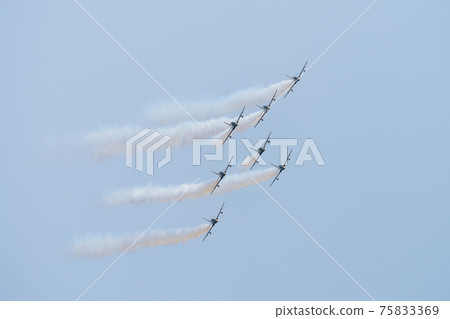 United Arab Emirates Air Force Acrobat Team "Al Fulsan" United Arab Emirates Air Force Acrobat Team "Al Fulsan" 75833369