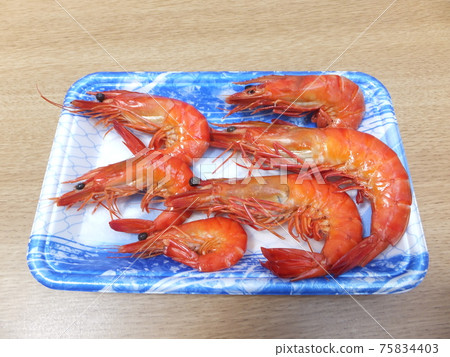 Boiled headed shrimp 75834403