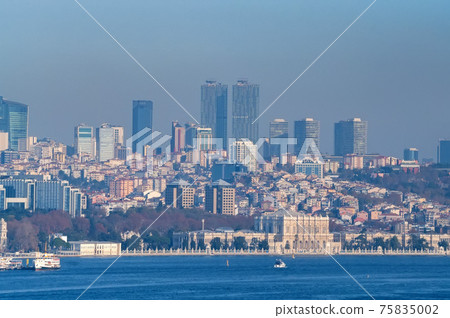 Beautiful panoramic view on Istanbul, Turkey over Bosphorus 75835002