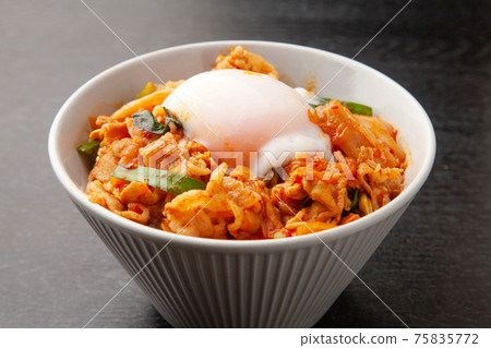 Pig kimchi bowl 75835772