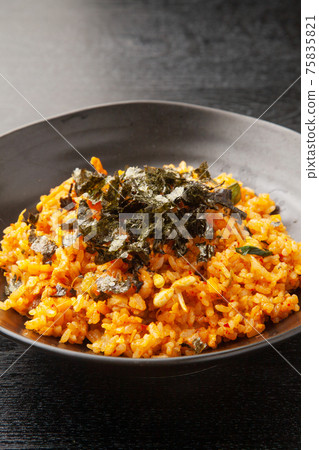 Fried rice with kimchi 75835821