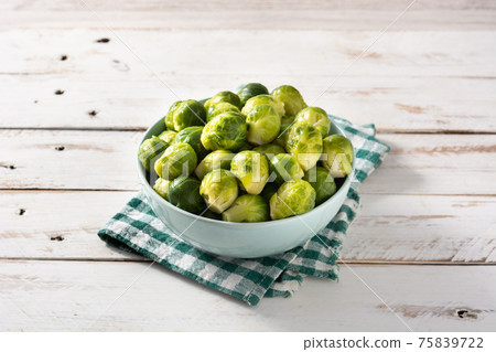Set of brussel sprouts in a bowl Set of brussel sprouts in a bowl 75839722