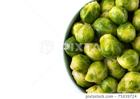Set of brussel sprouts in a bowl 75839724