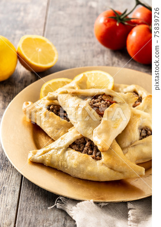 Traditional middle eastern fatayer 75839726