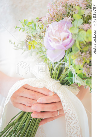 新娘與婚禮花束 75839797