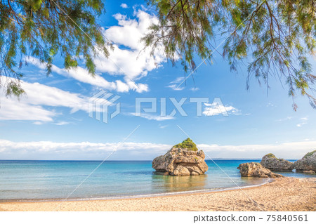 Panorama of Porto Zorro beach with azure sky on Zakynthos island, Greece 75840561