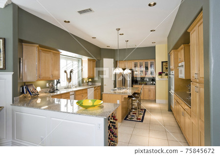 STOCK PHOTOGRAPHY IMAGES 75845672