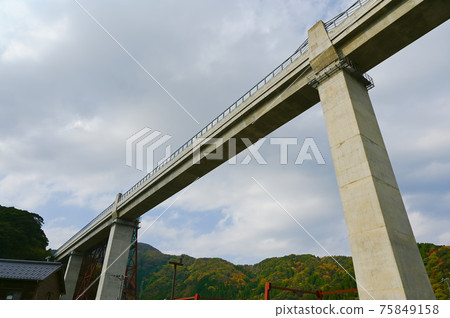 阿瑪魯比高架橋橋神美鎮 阿瑪魯比高架橋橋神美鎮 75849158