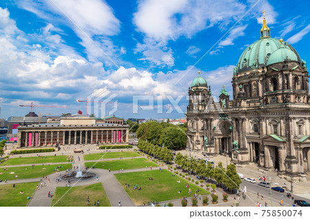 View of Berlin Cathedral View of Berlin Cathedral 75850074
