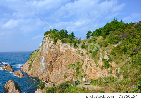 Uradome Coast Sanin Coast Geopark 75850154