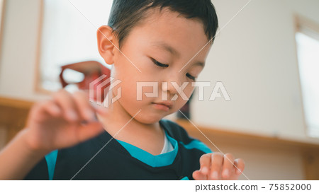 兒童 孩子 小孩 75852000