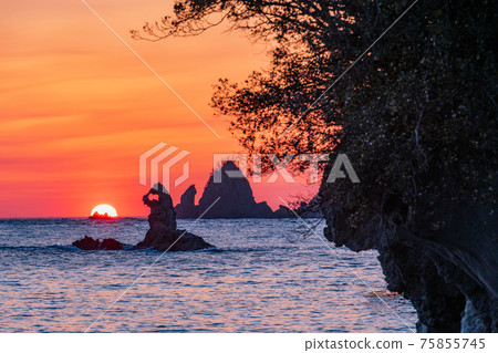 (Shizuoka Prefecture) Sunset at Nishi Izu and Otako Coast (Shizuoka Prefecture) Sunset at Nishi Izu and Otako Coast 75855745