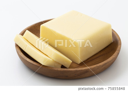 Natural cheese (Gouda cheese) 75855848