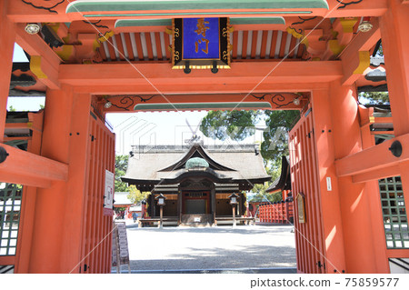 住吉大社,從角鳥居(大阪市住吉區)俯瞰第三本神社 住吉大社,從角鳥居(大阪市住吉區)俯瞰第三本神社 75859577