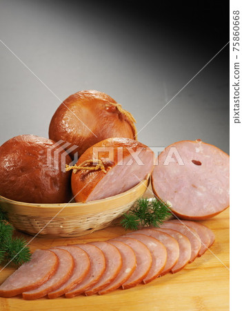 圆形香肠松仁小肚 75860668