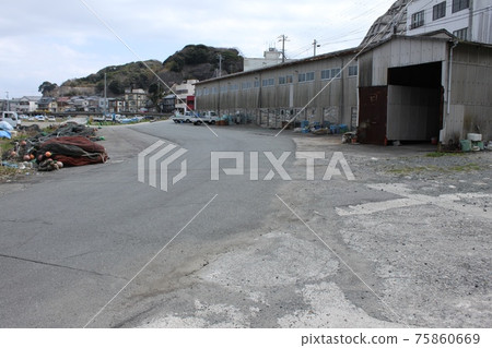 Scenery with warehouse 75860669