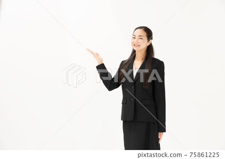Business image middle woman Business image middle woman 75861225