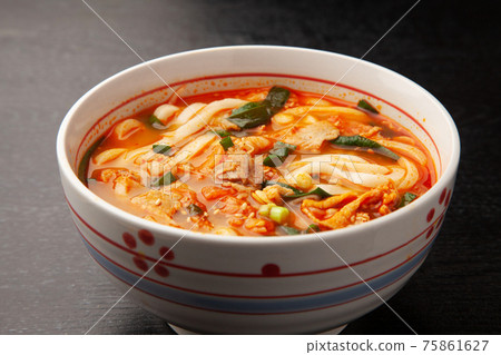Pork kimchi udon 75861627