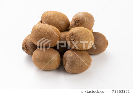Kiwifruit white background studio shot 75863591