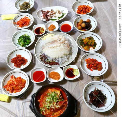 韓國食品，韓國食品，K-food，傳統食品，雞肉，泡菜， 75864316