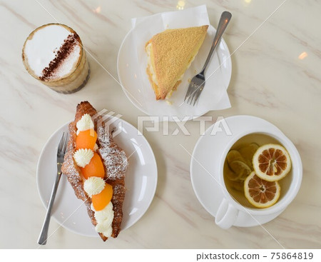 Sweet desserts and fragrant drinks Sweet desserts and fragrant drinks 75864819